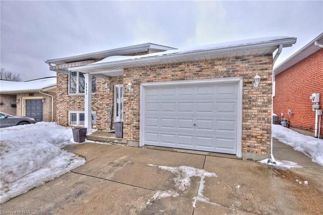 6093 Andrea Drive, House detached with 3 bedrooms, 2 bathrooms and null parking in Niagara Falls ON | Image 2
