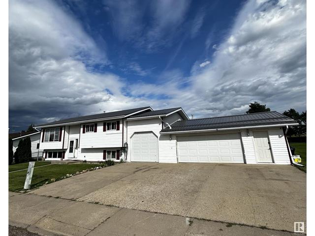 4313 51 St, House detached with 4 bedrooms, 2 bathrooms and null parking in Smoky Lake AB | Image 2