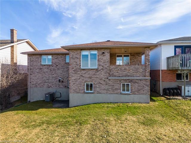 2662 7th Avenue E, House detached with 4 bedrooms, 1 bathrooms and 5 parking in Owen Sound ON | Image 34