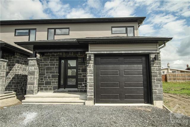 771 Walton Street, Home with 3 bedrooms, 3 bathrooms and 2 parking in Cornwall ON | Card Image