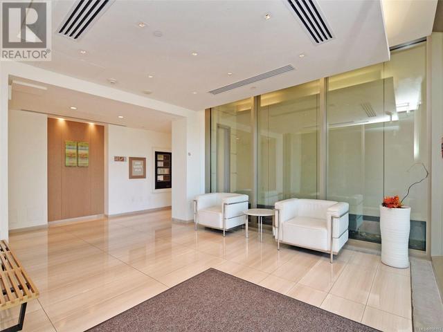 605 - 707 Courtney St, Condo with 1 bedrooms, 1 bathrooms and 1 parking in Victoria BC | Image 3