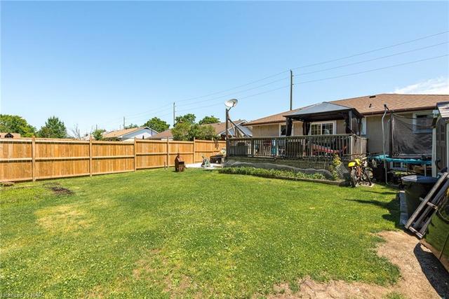 100 Jacobson Avenue, House detached with 3 bedrooms, 1 bathrooms and null parking in St. Catharines ON | Image 10