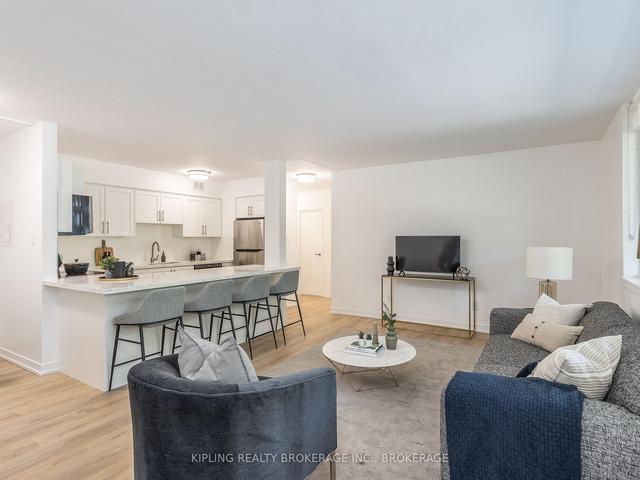 403 - 240 Markland Dr, Condo with 2 bedrooms, 1 bathrooms and 0 parking in Toronto ON | Image 12