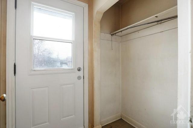 348 Fullerton Avenue, House detached with 3 bedrooms, 1 bathrooms and 2 parking in Ottawa ON | Image 6