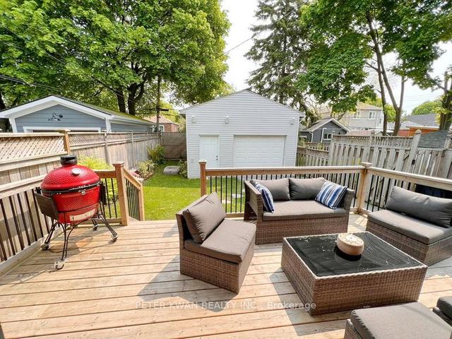 139 Dunington Dr, House detached with 3 bedrooms, 4 bathrooms and 5 parking in Toronto ON | Image 8