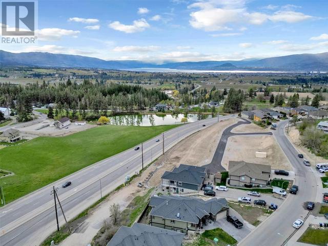 1297 Tanemura Crescent, House detached with 4 bedrooms, 4 bathrooms and 3 parking in Kelowna BC | Image 54