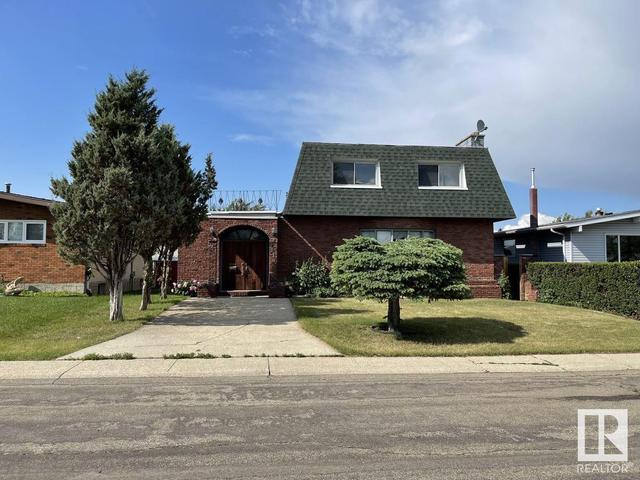 9116 137 Av Nw, House detached with 5 bedrooms, 2 bathrooms and 4 parking in Edmonton AB | Image 2
