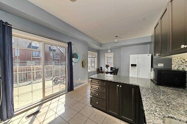 1 - 2530 Countryside Dr, Townhouse with 3 bedrooms, 3 bathrooms and 3 parking in Brampton ON | Image 7