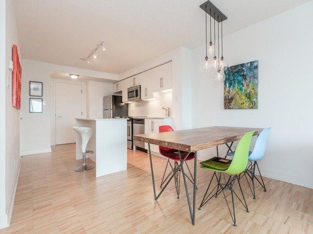 404 - 1169 Queen St, Condo with 2 bedrooms, 2 bathrooms and 1 parking in Toronto ON | Image 3