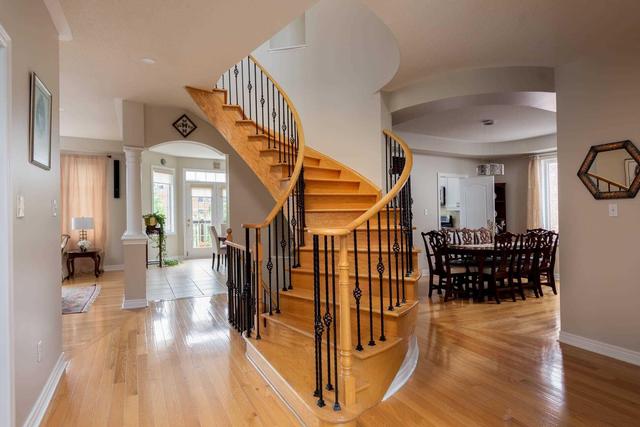2410 Sandstone Dr, House detached with 4 bedrooms, 5 bathrooms and 4 parking in Oakville ON | Image 5