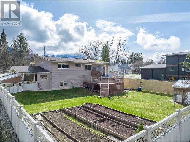145 Columbia Park Drive, House detached with 2 bedrooms, 2 bathrooms and null parking in Revelstoke BC | Image 29
