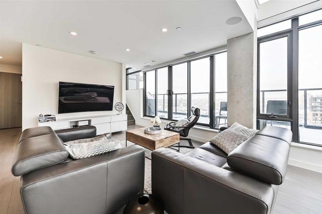 1511 - 111 Bathurst St, Condo with 2 bedrooms, 2 bathrooms and 1 parking in Toronto ON | Image 2