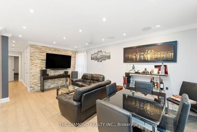10 Compton Dr, House detached with 3 bedrooms, 4 bathrooms and 8 parking in Toronto ON | Image 37