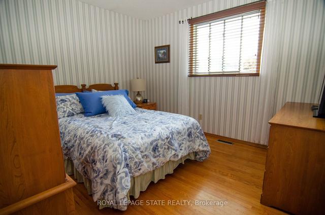 14 Vista Crt, House detached with 4 bedrooms, 2 bathrooms and 7 parking in Hamilton ON | Image 8