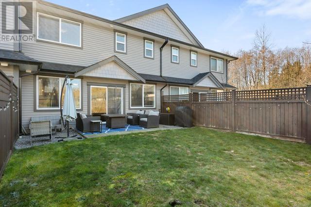 127 - 2077 20th St, House attached with 3 bedrooms, 3 bathrooms and 2 parking in Courtenay BC | Image 2