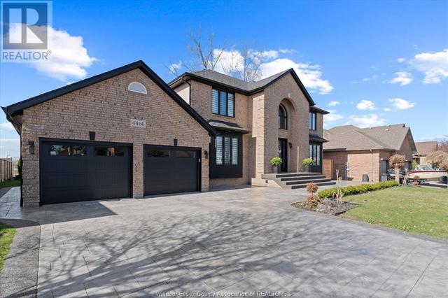 4466 Villa Paradiso Crescent, House detached with 6 bedrooms, 3 bathrooms and null parking in Windsor ON | Image 2