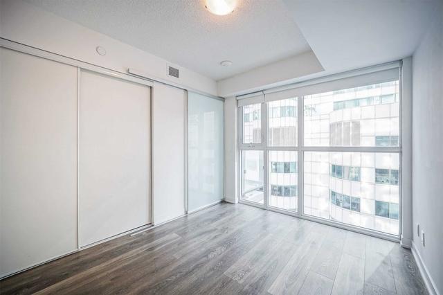 1017 - 87 Peter St, Condo with 2 bedrooms, 2 bathrooms and 0 parking in Toronto ON | Image 8