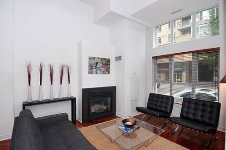 th101 - 77 Lombard St, Townhouse with 2 bedrooms, 3 bathrooms and 1 parking in Toronto ON | Image 1