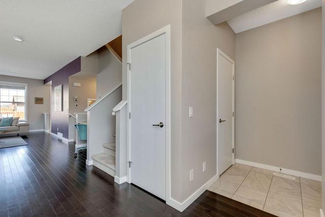 14 Evansborough Crescent Nw, House detached with 3 bedrooms, 2 bathrooms and 2 parking in Calgary AB | Image 2
