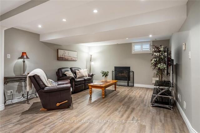237 Parkdale Ave S, House detached with 3 bedrooms, 2 bathrooms and 2 parking in Hamilton ON | Image 22