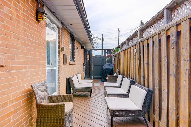 4218 Bloor St W, House detached with 3 bedrooms, 2 bathrooms and 4 parking in Toronto ON | Image 17