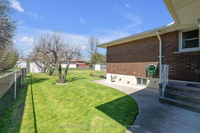 546 West 5th St, House detached with 3 bedrooms, 2 bathrooms and 5 parking in Hamilton ON | Image 29