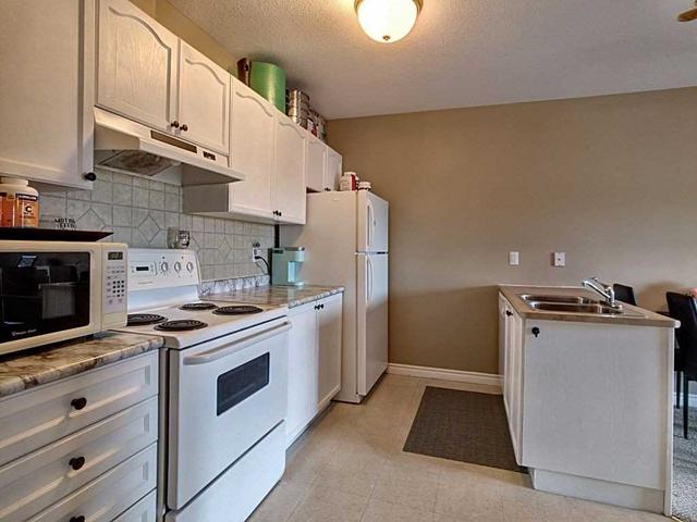 301 - 345 Briarmeadow Dr, Condo with 1 bedrooms, 1 bathrooms and 1 parking in Kitchener ON | Image 2