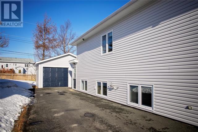 19 Wright Crescent, House detached with 5 bedrooms, 2 bathrooms and null parking in Gander NL | Image 2