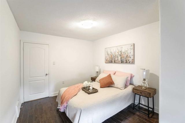27 East 27th St, House detached with 3 bedrooms, 1 bathrooms and 1 parking in Hamilton ON | Image 10