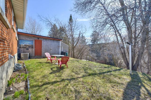 453 Highland Rd E, House detached with 2 bedrooms, 1 bathrooms and 3 parking in Kitchener ON | Image 16