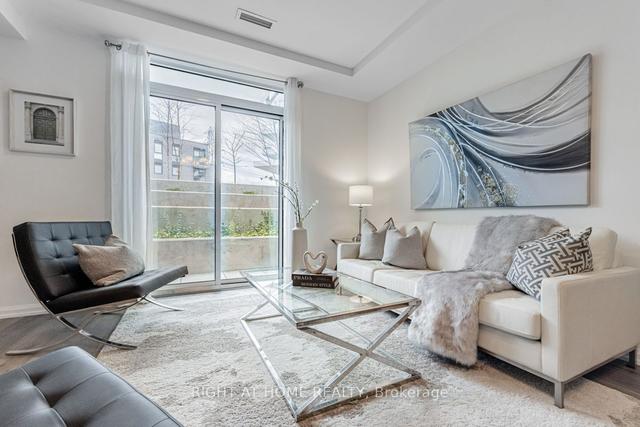 9 - 15 Brin Dr, Townhouse with 3 bedrooms, 2 bathrooms and 1 parking in Toronto ON | Image 2