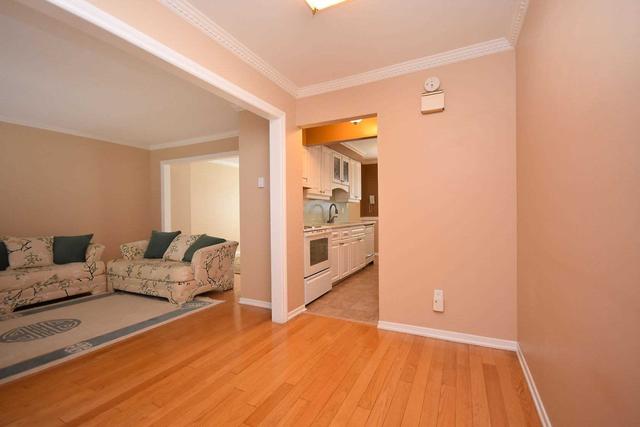 38 - 6780 Formentera Ave, Townhouse with 3 bedrooms, 2 bathrooms and 2 parking in Mississauga ON | Image 32
