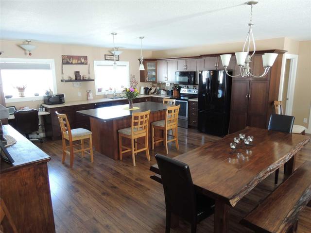 025795 Euphrasia St Vincent Line, House detached with 2 bedrooms, 3 bathrooms and 25 parking in Meaford ON | Image 4