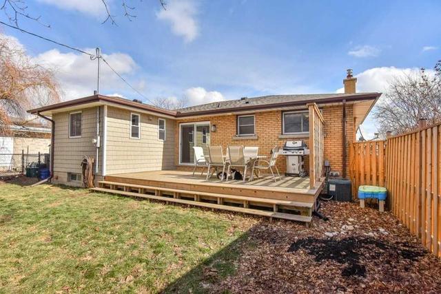 32 Alexander Ave, House detached with 3 bedrooms, 2 bathrooms and 5 parking in Cambridge ON | Image 28