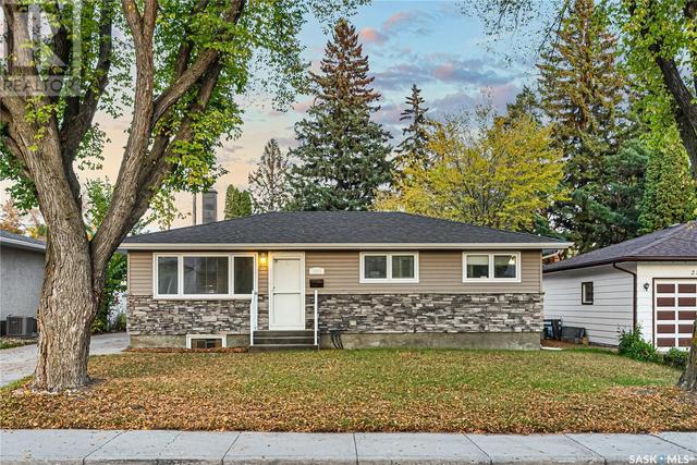 2513 Irvine Avenue, House detached with 5 bedrooms, 2 bathrooms and null parking in Saskatoon SK | Image 46