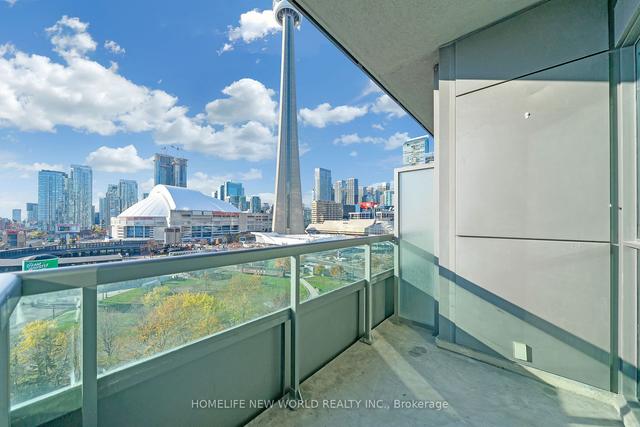 1517 - 25 Lower Simcoe St, Condo with 2 bedrooms, 2 bathrooms and 1 parking in Toronto ON | Image 2