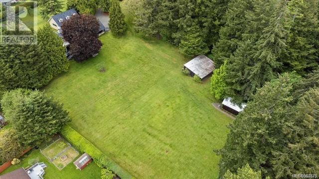 1533 Cedar Ave, House detached with 3 bedrooms, 4 bathrooms and 5 parking in Comox BC | Image 3