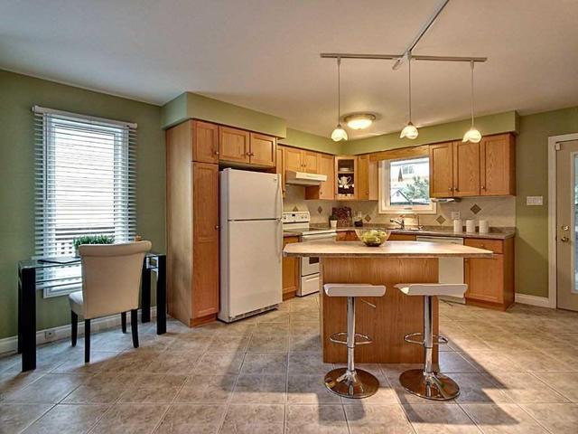 204 Oldfield Dr, House detached with 2 bedrooms, 3 bathrooms and 2 parking in Kitchener ON | Image 7