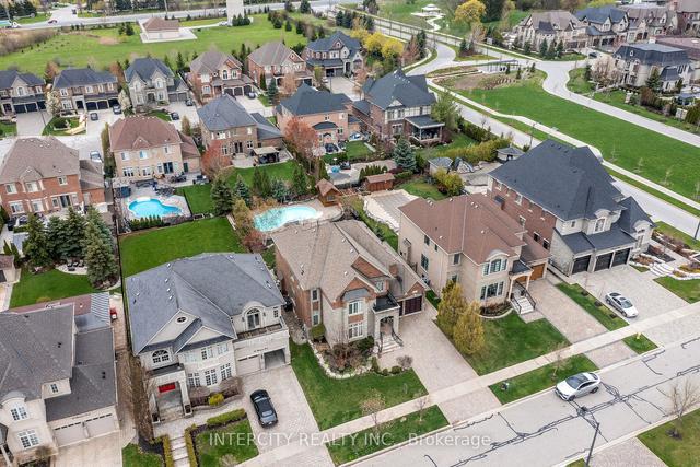 16 Springrain Crt, House detached with 4 bedrooms, 5 bathrooms and 6 parking in Vaughan ON | Image 35