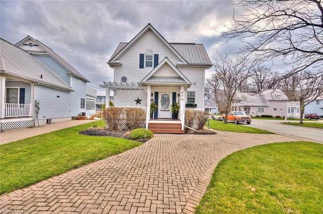 2 Lighthouse Pt, House detached with 1 bedrooms, 3 bathrooms and 4 parking in Fort Erie ON | Image 1