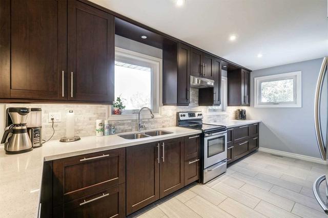 10512 Trafalgar Rd, House detached with 3 bedrooms, 3 bathrooms and 10 parking in Halton Hills ON | Image 5