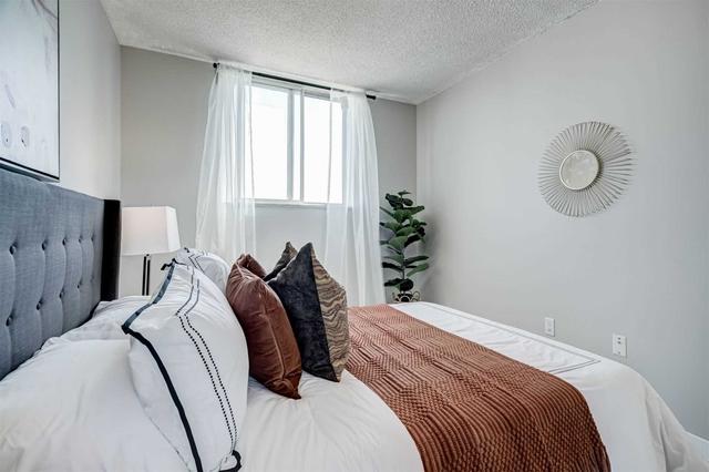 1112 - 200 Lotherton Ptwy, Condo with 2 bedrooms, 1 bathrooms and 1 parking in Toronto ON | Image 11
