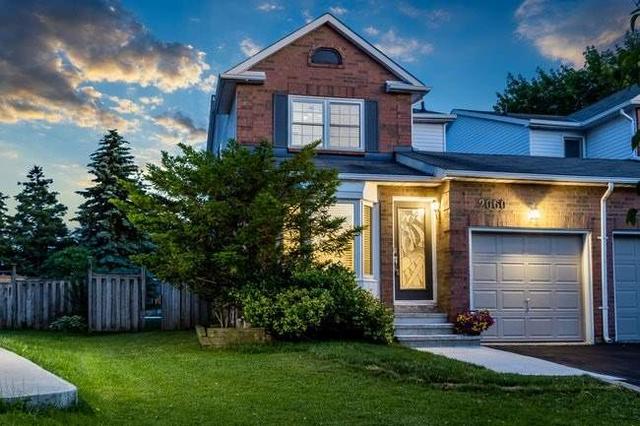 2060 Glenada Cres, House attached with 3 bedrooms, 3 bathrooms and 3 parking in Oakville ON | Card Image
