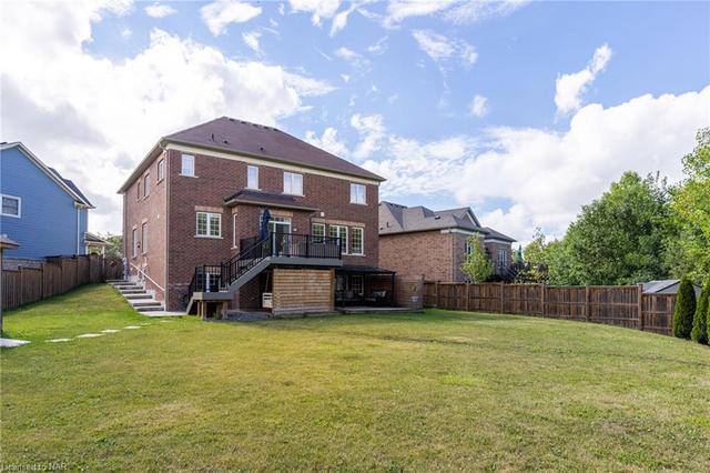 8926 Tristar Crescent, House detached with 5 bedrooms, 4 bathrooms and 6 parking in Niagara Falls ON | Image 3