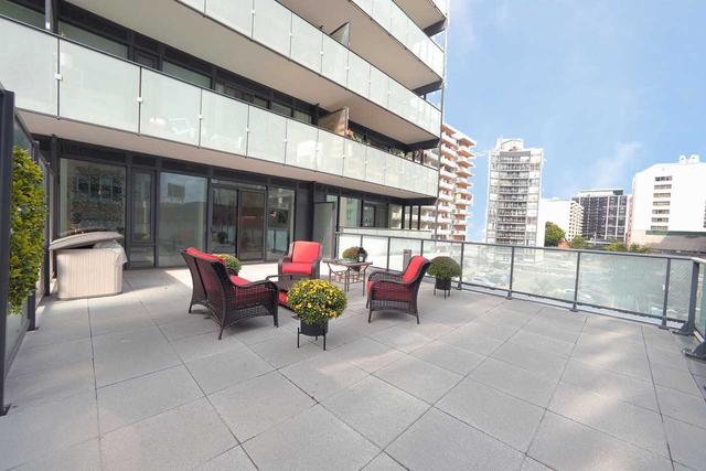 214 - 185 Roehampton Ave, Condo with 1 bedrooms, 1 bathrooms and 0 parking in Toronto ON | Image 1