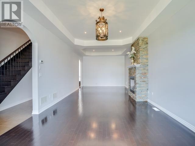 523c Royal York Rd, House attached with 3 bedrooms, 4 bathrooms and 2 parking in Toronto ON | Image 4