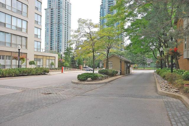 2003 - 55 Elm Dr, Condo with 1 bedrooms, 1 bathrooms and 1 parking in Mississauga ON | Image 12