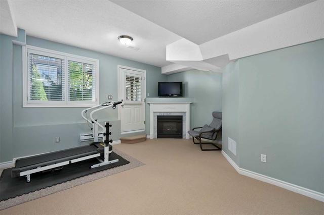 11 Rodeo Crt, House attached with 3 bedrooms, 3 bathrooms and 2 parking in Toronto ON | Image 20