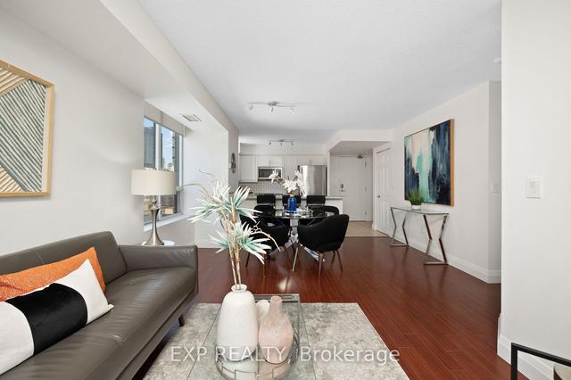 802 - 311 Richmond St E, Condo with 2 bedrooms, 1 bathrooms and 1 parking in Toronto ON | Image 4