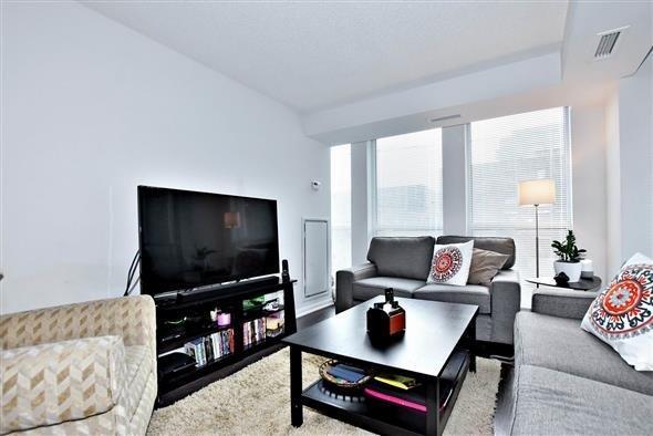 206 - 400 Adelaide St E, Condo with 2 bedrooms, 2 bathrooms and 1 parking in Toronto ON | Image 10